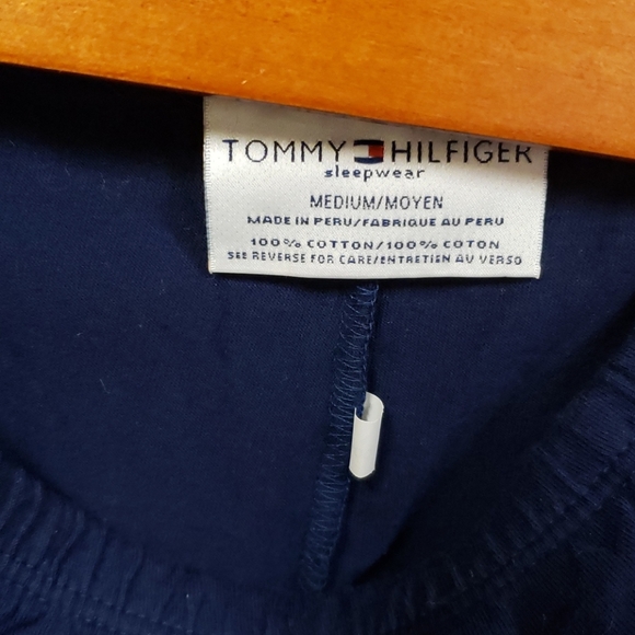 Tommy Hilfiger T-Shirt&Shorts Set - Picture 6 of 6